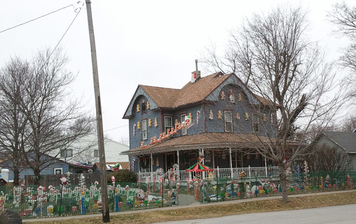 Crazy, Cool Christmas House 2010