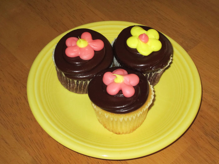 (Edible) Spring Flowers Cupcakes